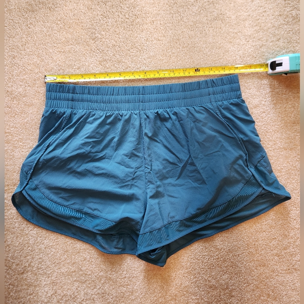athleta mesh racer run shorts